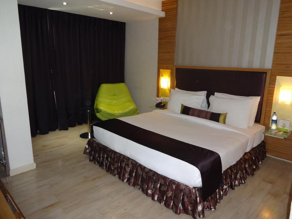 The Purple Leaf Hotels Hyderabad Eksteriør billede