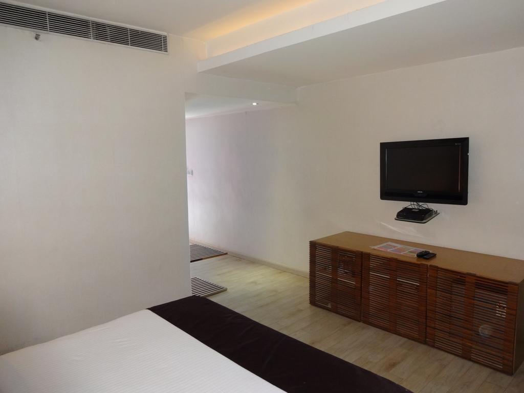 The Purple Leaf Hotels Hyderabad Eksteriør billede