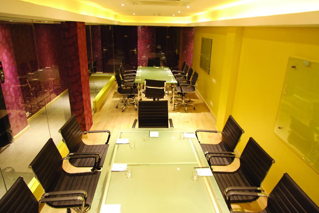 The Purple Leaf Hotels Hyderabad Eksteriør billede