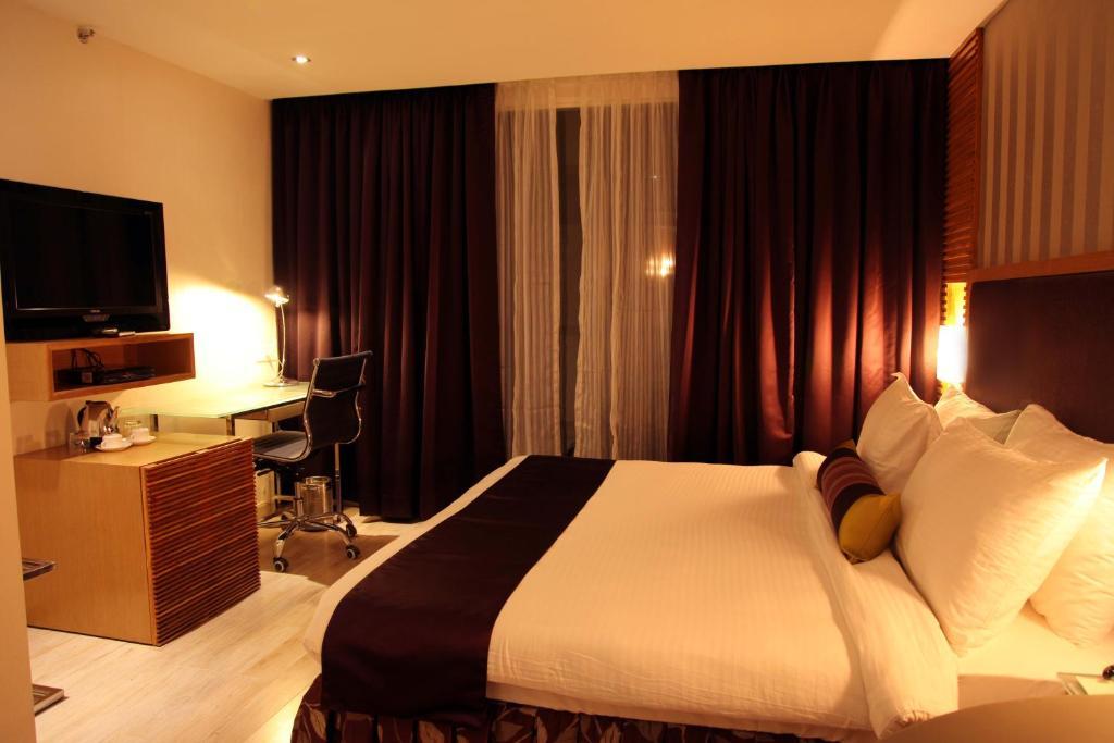 The Purple Leaf Hotels Hyderabad Eksteriør billede